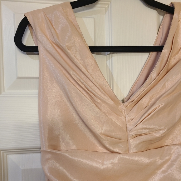 3/$75 - Light Pink Pearl Cocktail Dress - Size M - Le Chateau - Picture 2 of 4